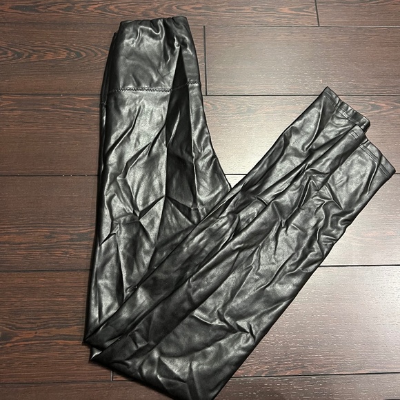 Wilfred Free - Daria Pant (SMALL) - Vegan Leather Leggings - Picture 9 of 11